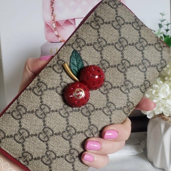 Gucci GG Supreme Canvas Zip Around Wallet with Cherries - Picture 14 of 14